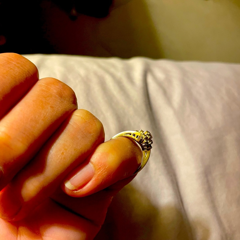 14k Gold, Diamond Ring - Picture 3 of 5